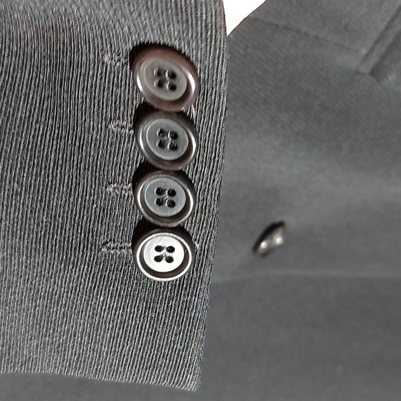 HUGO BOSS THREE BUTTON BLAZER! - Picture 5 of 11